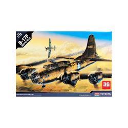 Academy Avión B-17F Memphis...